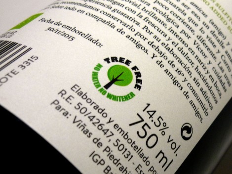 Detalle de la contra-etiqueta del vino Amice Masatrigos Garnacha.