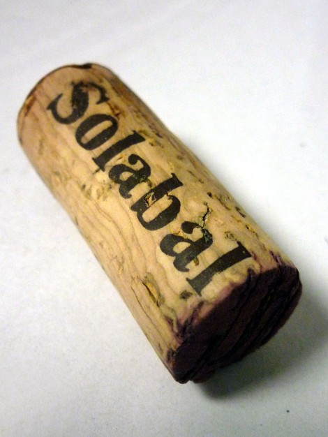 Detalle del tapón de corcho del vino Solabal Crianza.