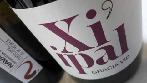Etiquetado del vino Xi´ipal Gracia Vid.
